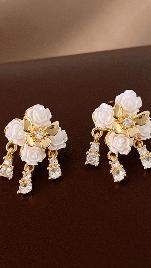 AIIZIE DYSIS FLOWER EARRINGS - product image