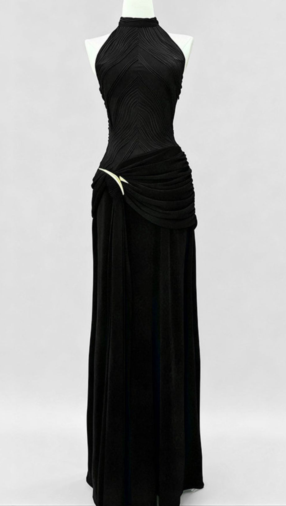Jára Elegant Halter Neck Knotted Maxi Dress - Effortless Chic for Special Occasions