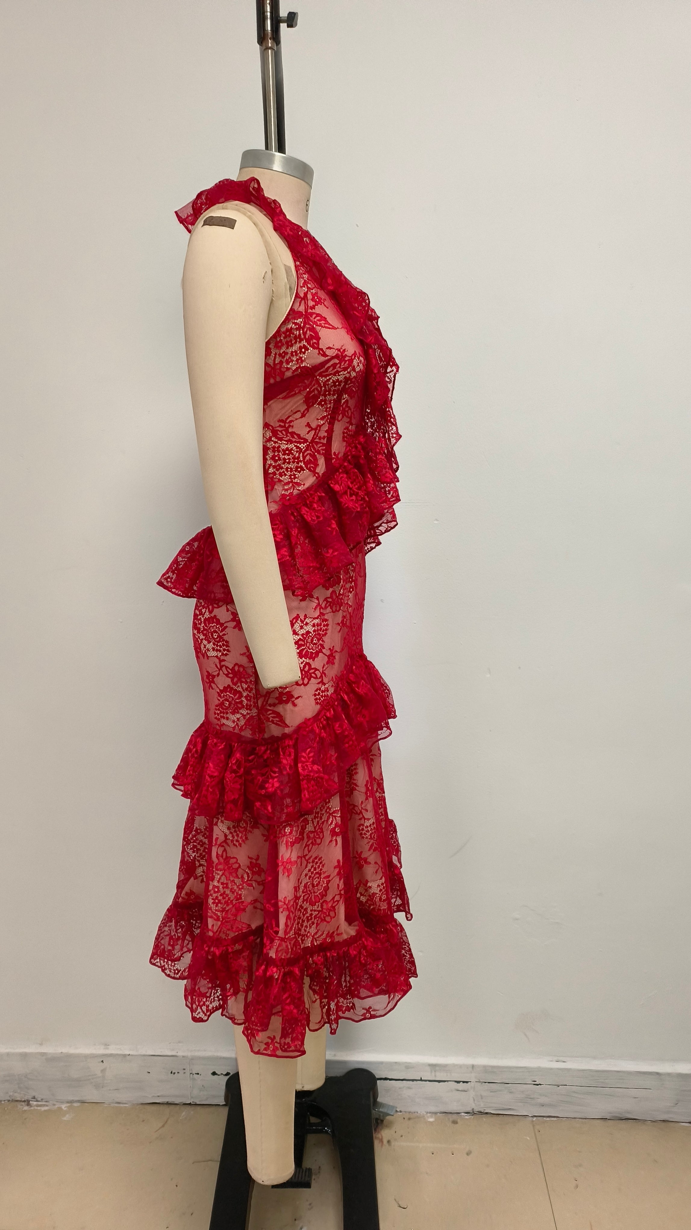 BACKLESS LACE RUFFLED HALTER NECK RED MIDI DRESS