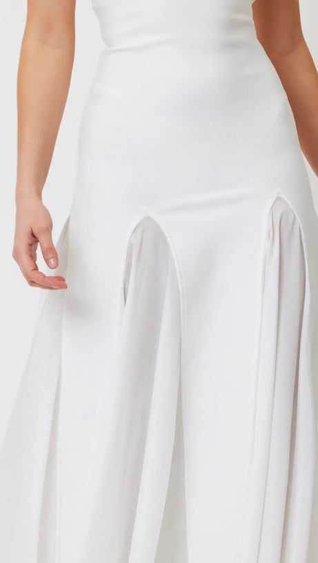 PLEATED TRIM STRAPLESS MAXI DRESS IN WHITE