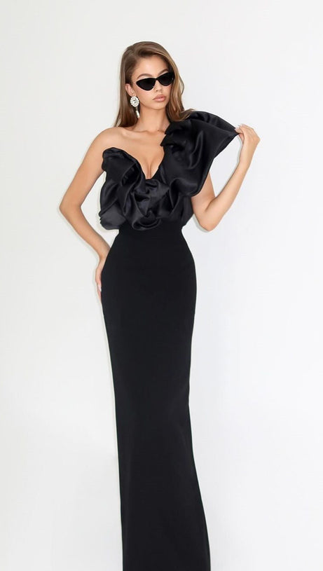 ONE SHOULDER PUFF SLEEVE MAXI DRESS IN BLACK