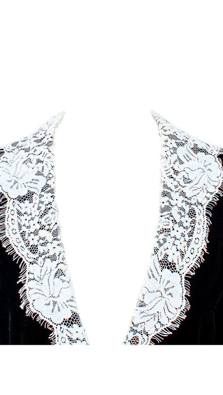 LACE-NECK VELVET BLAZER IN BLACK