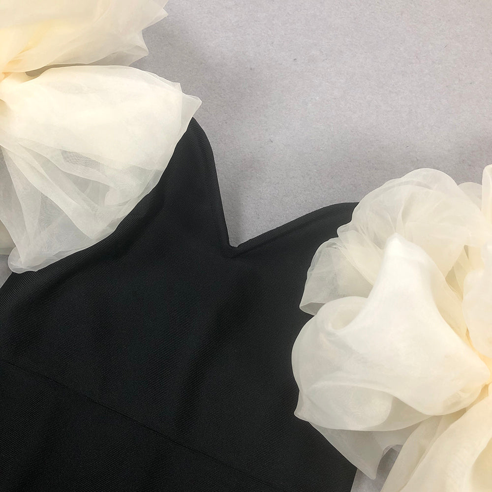 Maxikleid mit Blumenverzierung und Schleife in Schwarz