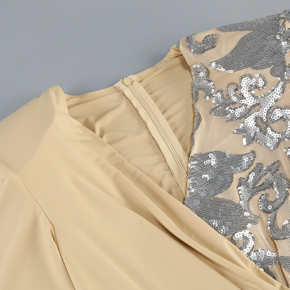 Langarm-Jumpsuit mit Pailletten in Sandsilber