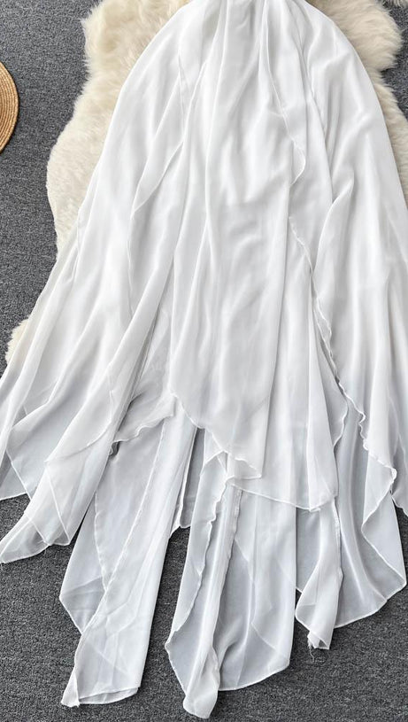 Elegantes weißes trägerloses Maxikleid 