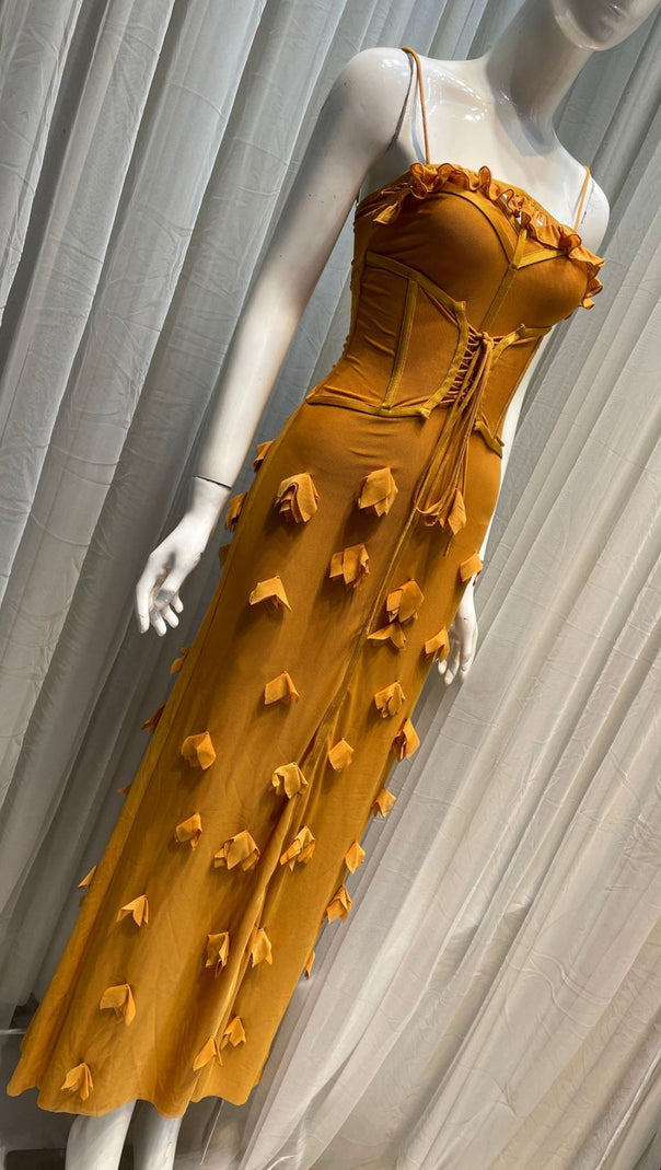 ABITO LUNGO CARYS CON SPALLINE E PETALI GIALLO