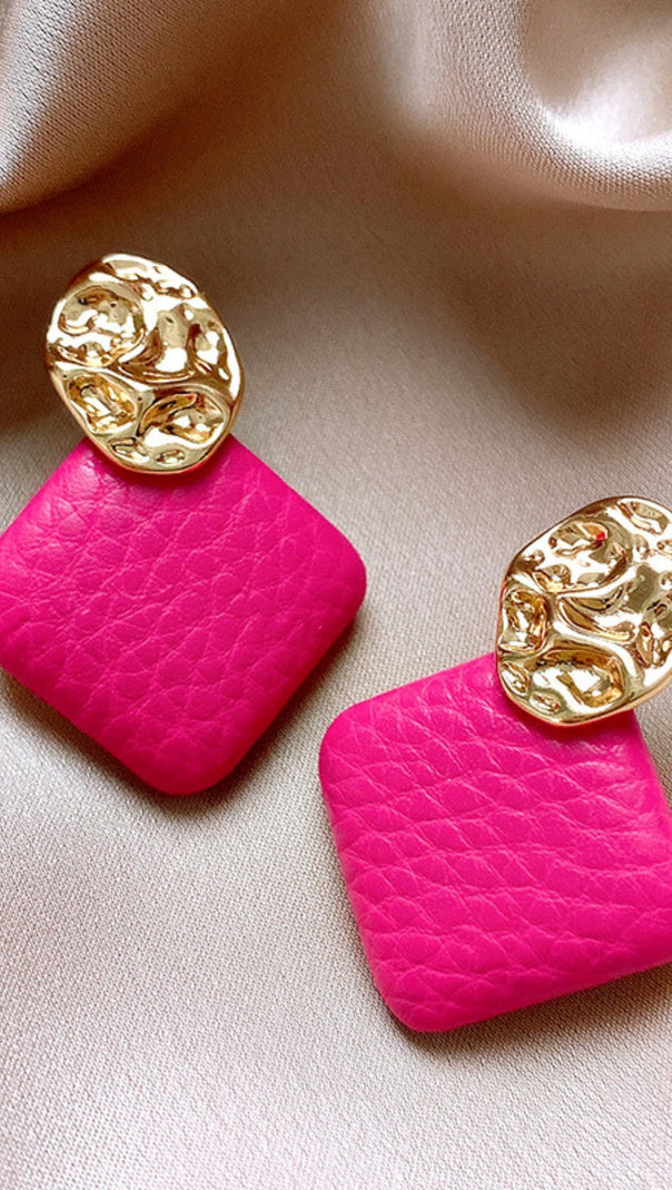 AIIZIE DAKOTA PINK EARRINGS - product image