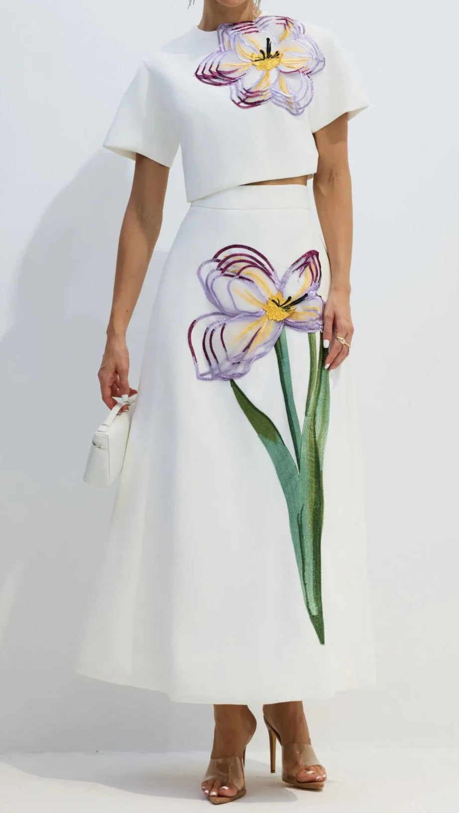 INDIE APPLIQUÉ SLEEVE IRIS PRINT SET IN WHITE