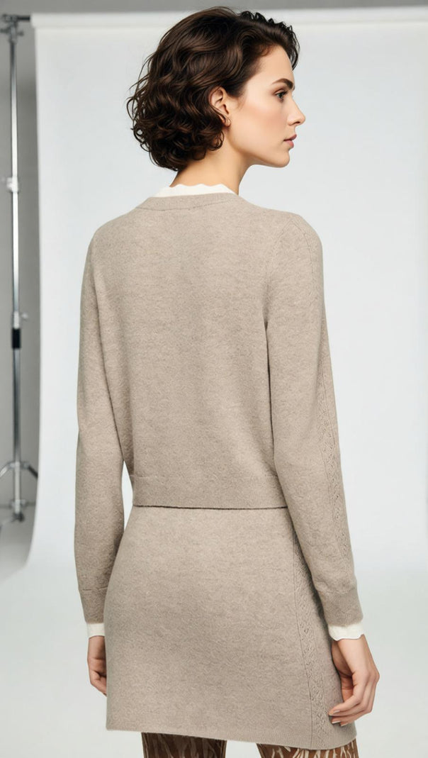 AIIZIE Eleome Timeless Scalloped Trim Knit Cardigan - Chic Contrast Design - product image