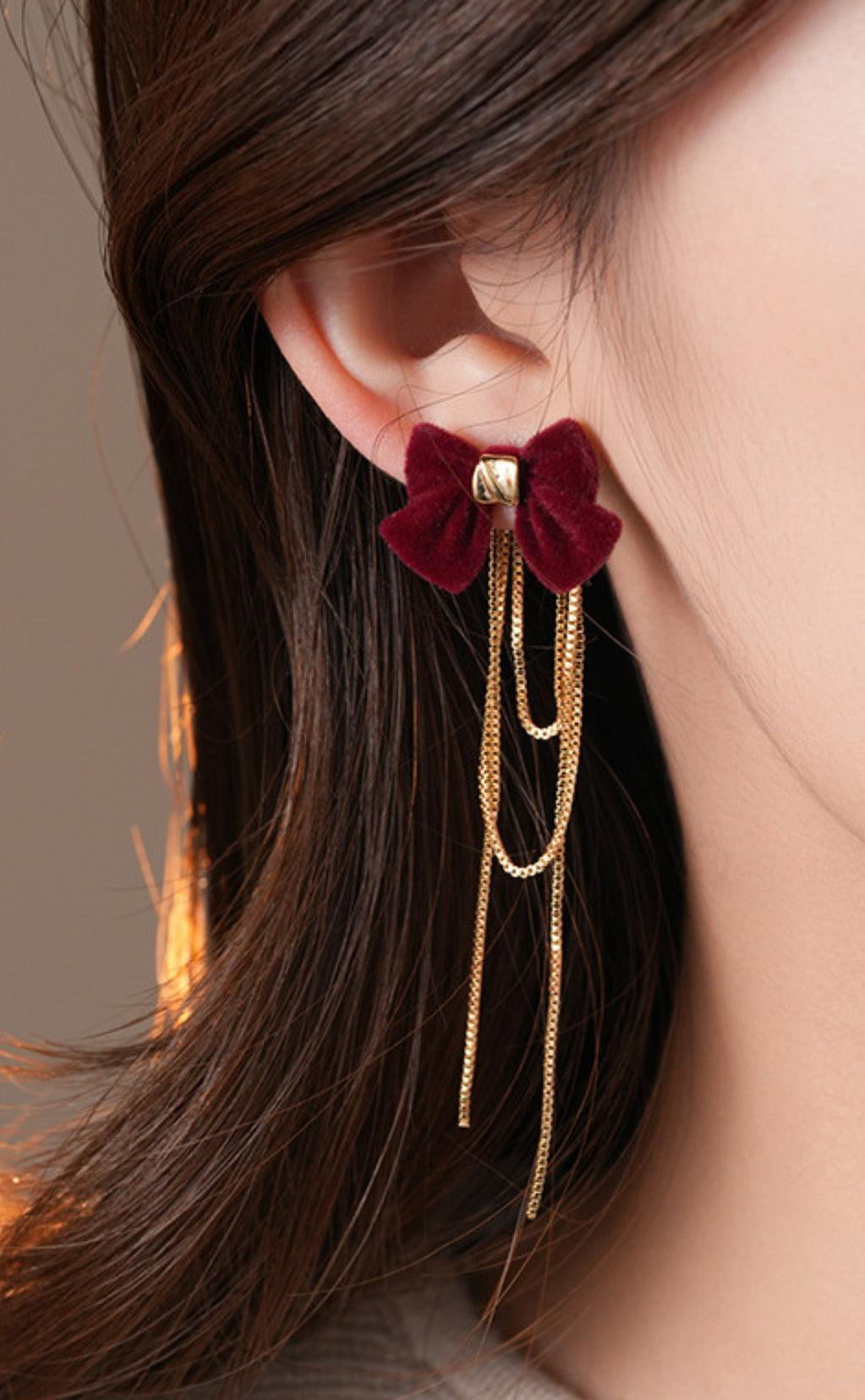 DEE BOW EARRINGS