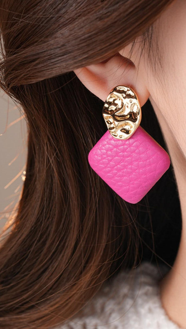 AIIZIE DAKOTA PINK EARRINGS - product image