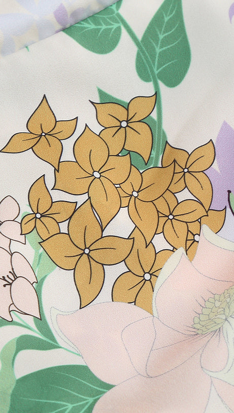 Asymmetrisches Minikleid mit Blumenmuster und schulterfreiem Schnitt