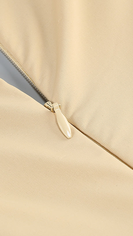 Langarm-Jumpsuit mit Pailletten in Sandsilber