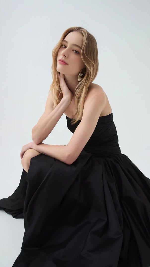 AIIZIE NANCY BUBBLE HEM MAXI DRESS IN BLACK - product image