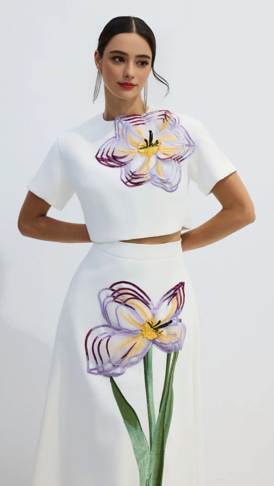 INDIE APPLIQUÉ SLEEVE IRIS PRINT SET IN WHITE
