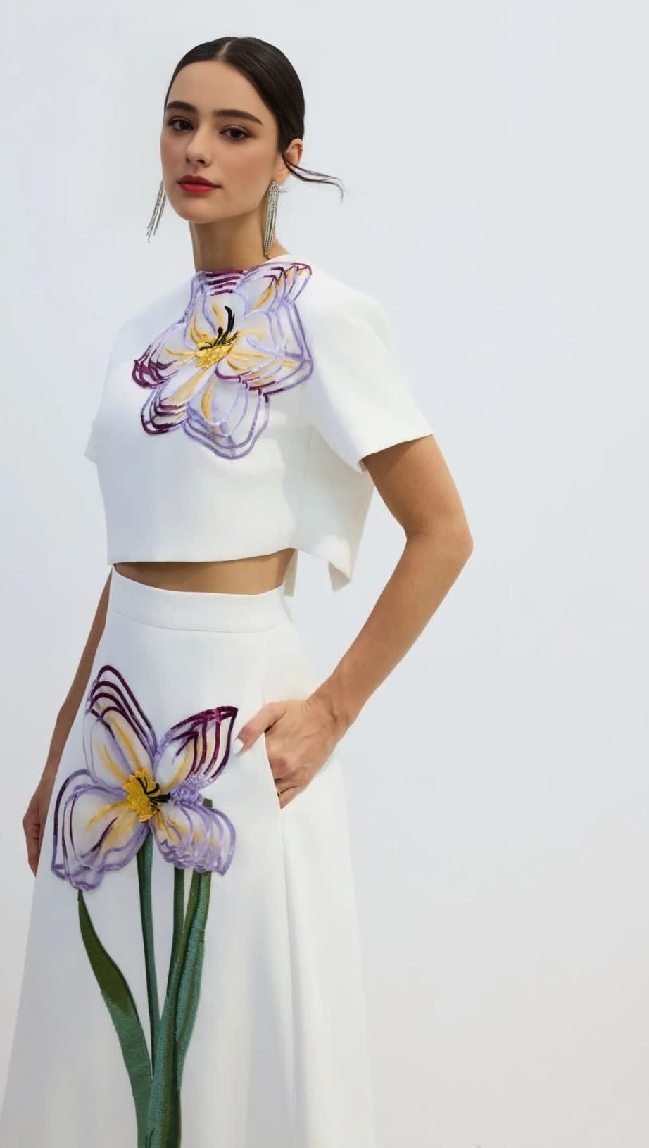INDIE APPLIQUÉ SLEEVE IRIS PRINT SET IN WHITE
