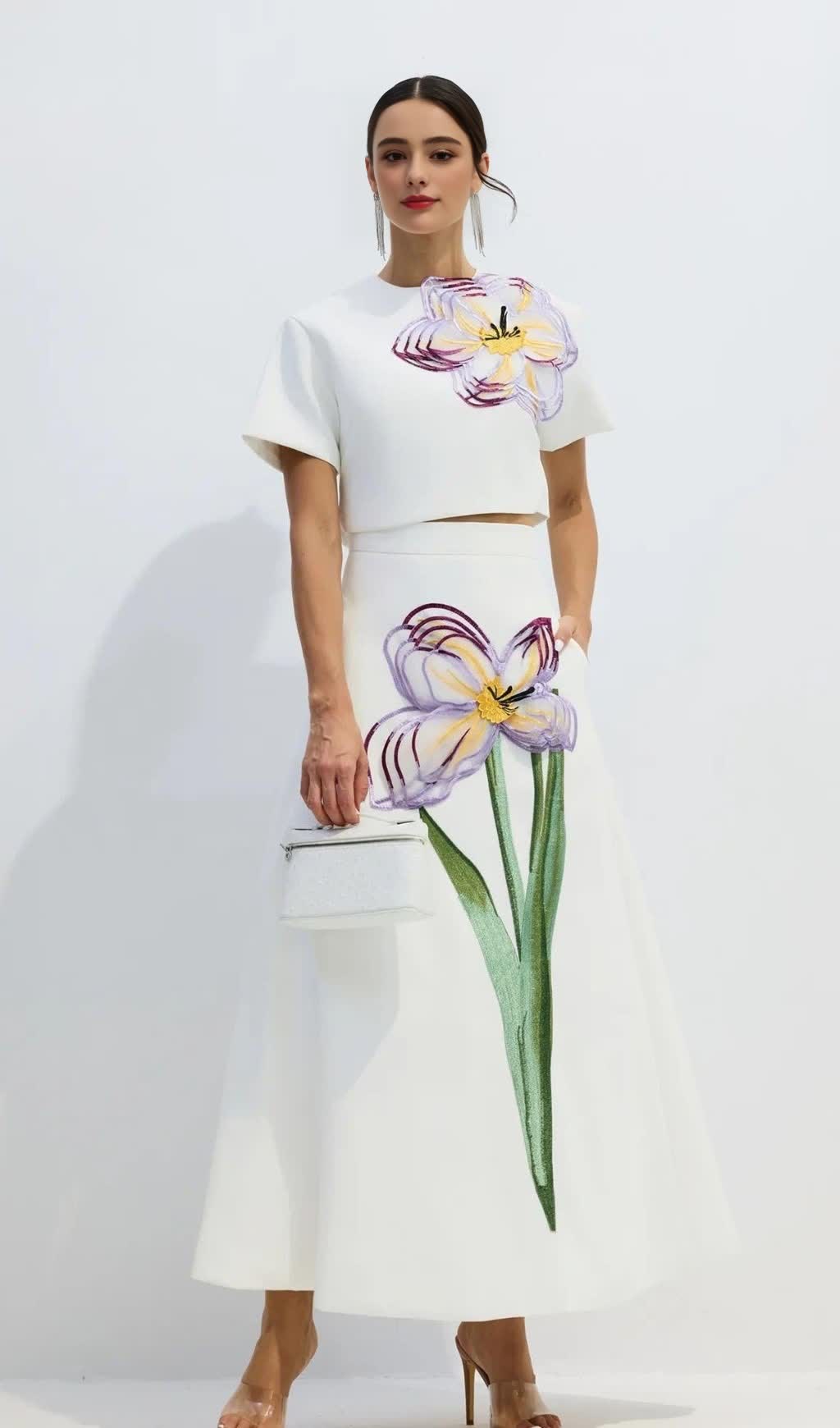 Indie Appliqué Sleeve Iris Print set in white