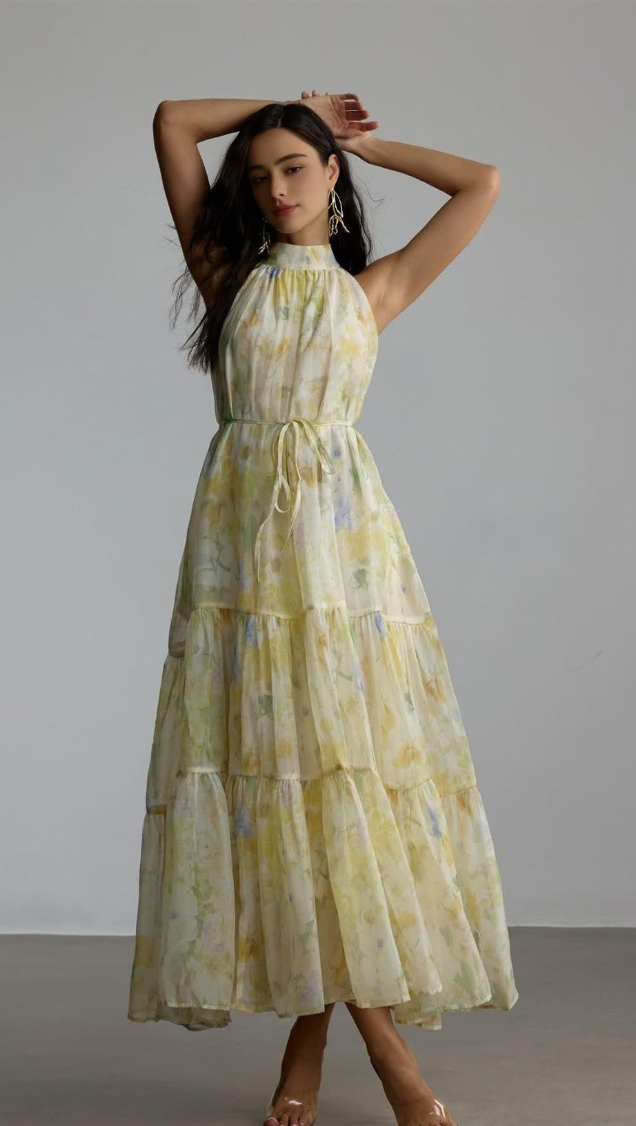 Caroline – Ärmelloses Maxikleid mit Blumendruck in Gelb