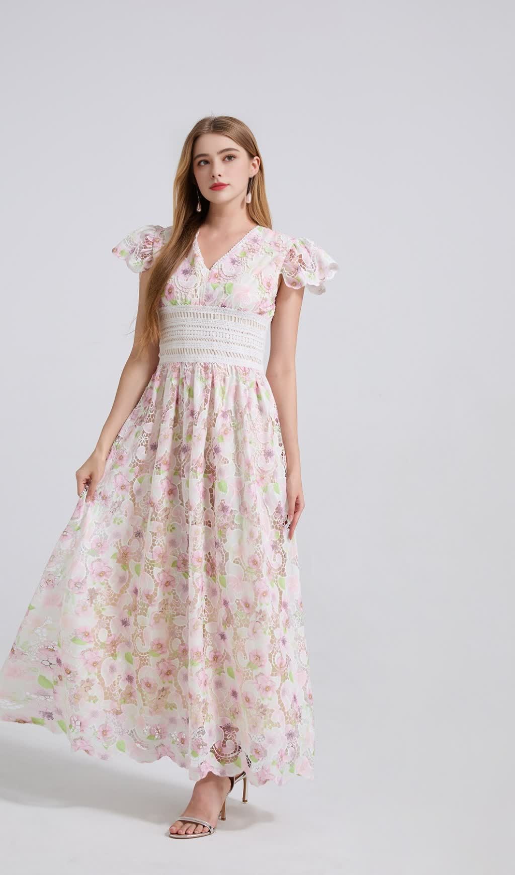 Kleid mit hoher Taille, schmaler Passform und Blumenspitze