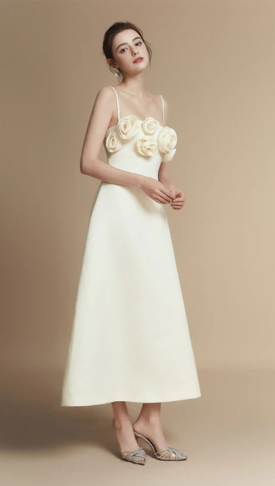 A-Linien-Midikleid aus Leinen-Viskose mit Blumenapplikation