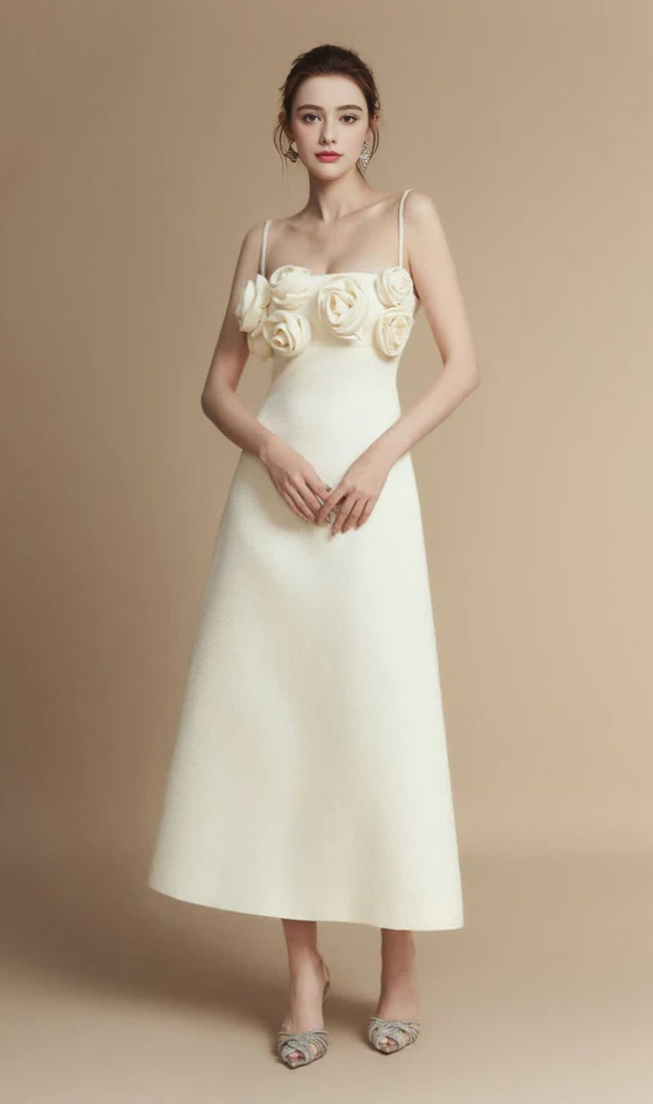 A-Linien-Midikleid aus Leinen-Viskose mit Blumenapplikation