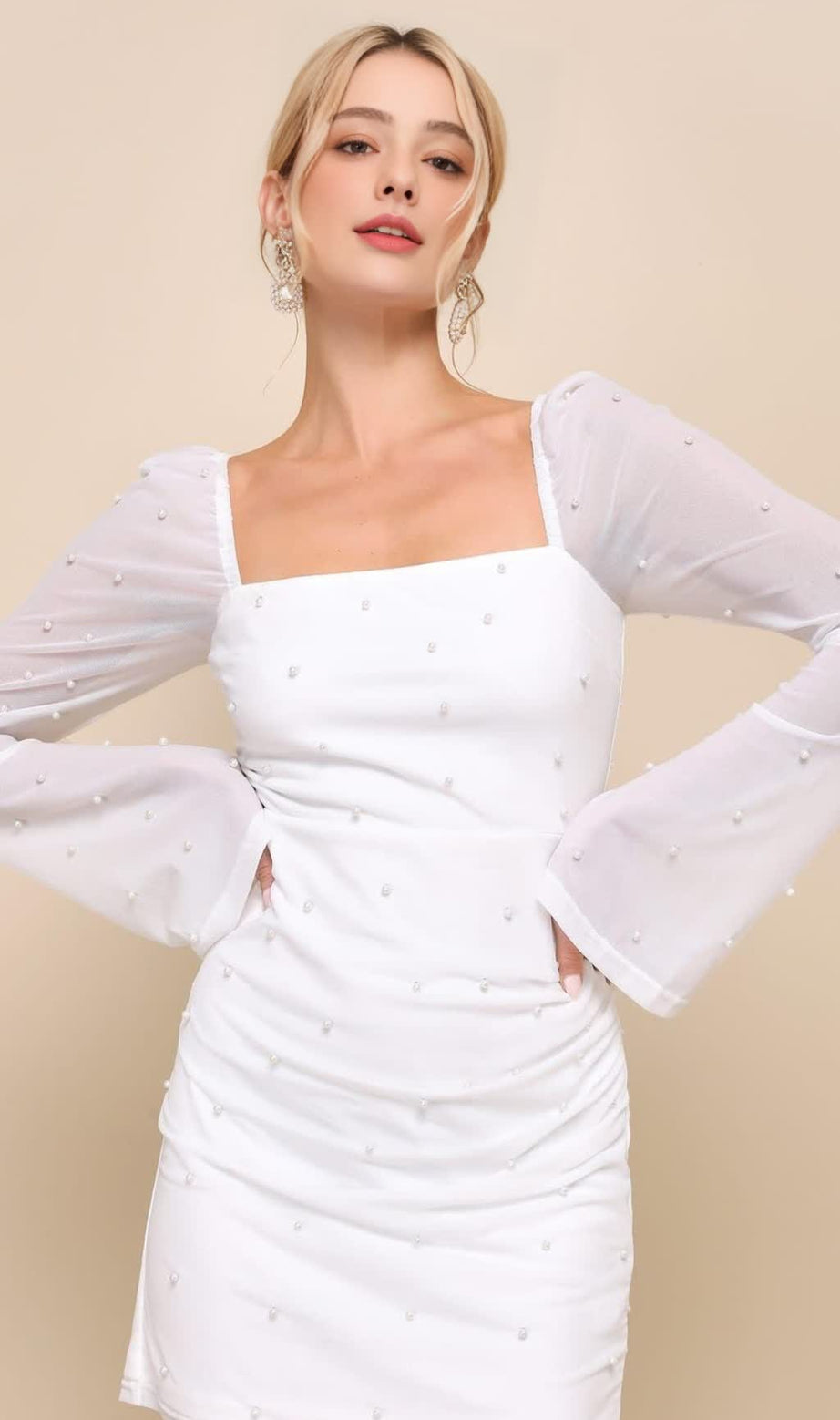 Flirty Luxury Elfenbeinfarbenes Mesh-Minikleid mit Perlen und langen Ärmeln