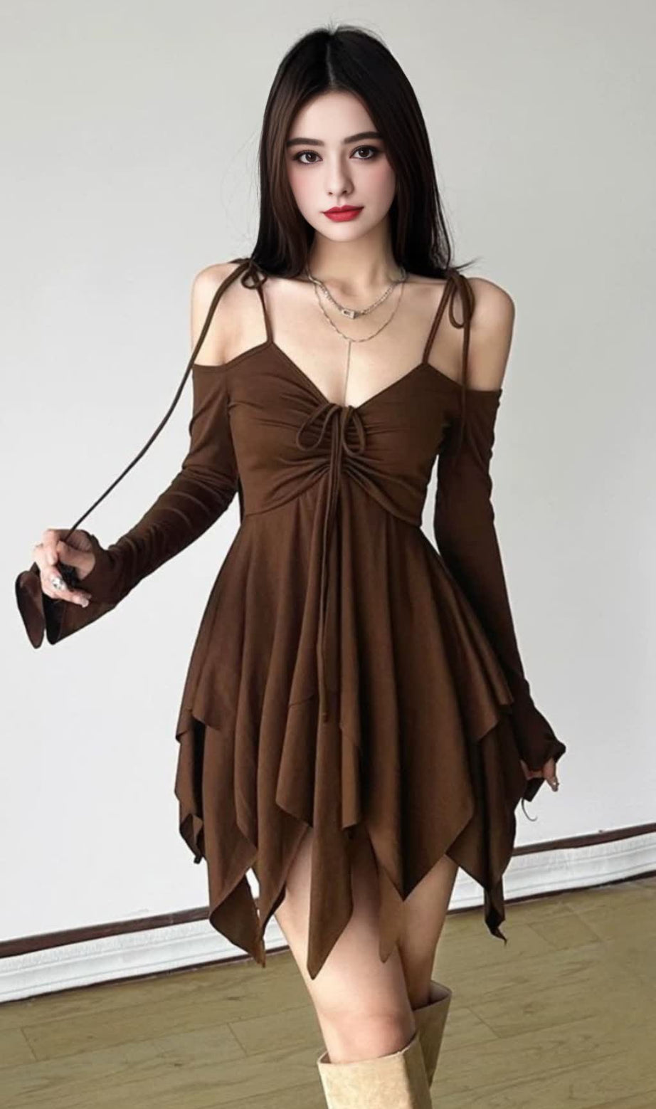 BRAUNES OFF-SHOULDER ASYMMETRISCHES BLOKETTE MINIKLEID