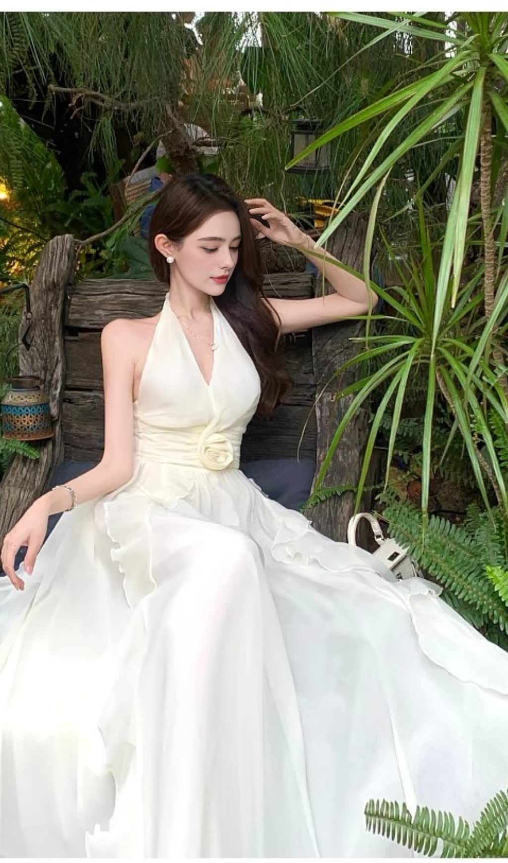 ELEGANT HALTER - NECK RUFFLED MAXI DRESS