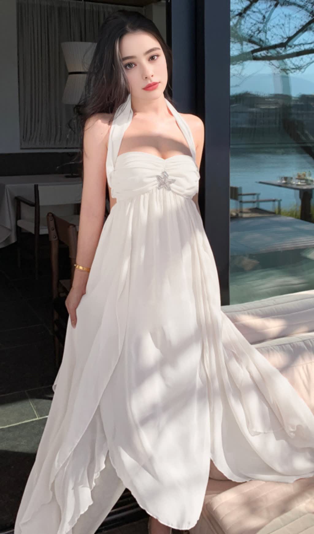 ELEGANT WHITE STRAPLESS MAXI DRESS