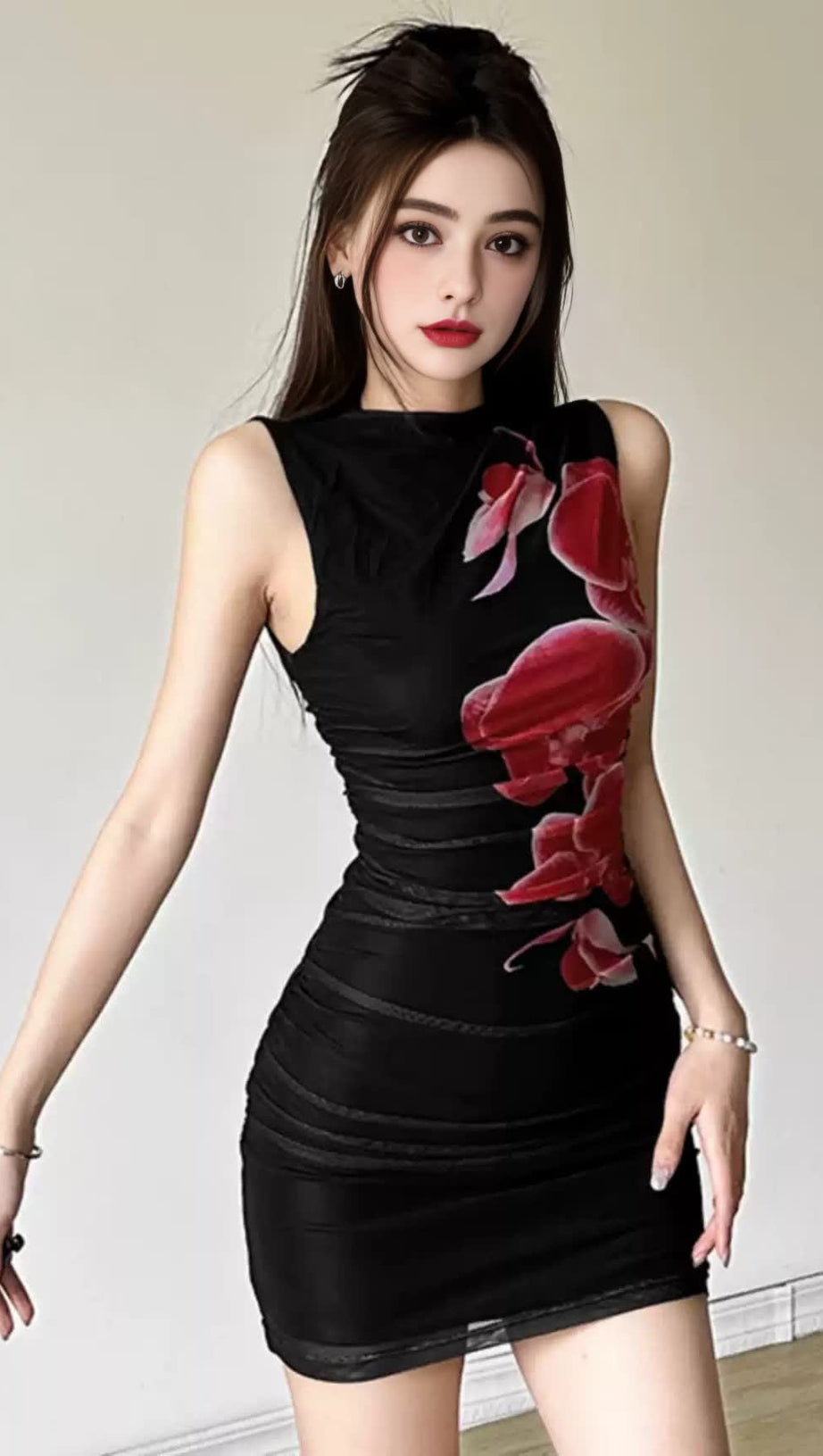 MINI ABITO ADERENTE IN RETE NERA CON STAMPA FLOREALE ROSSA 