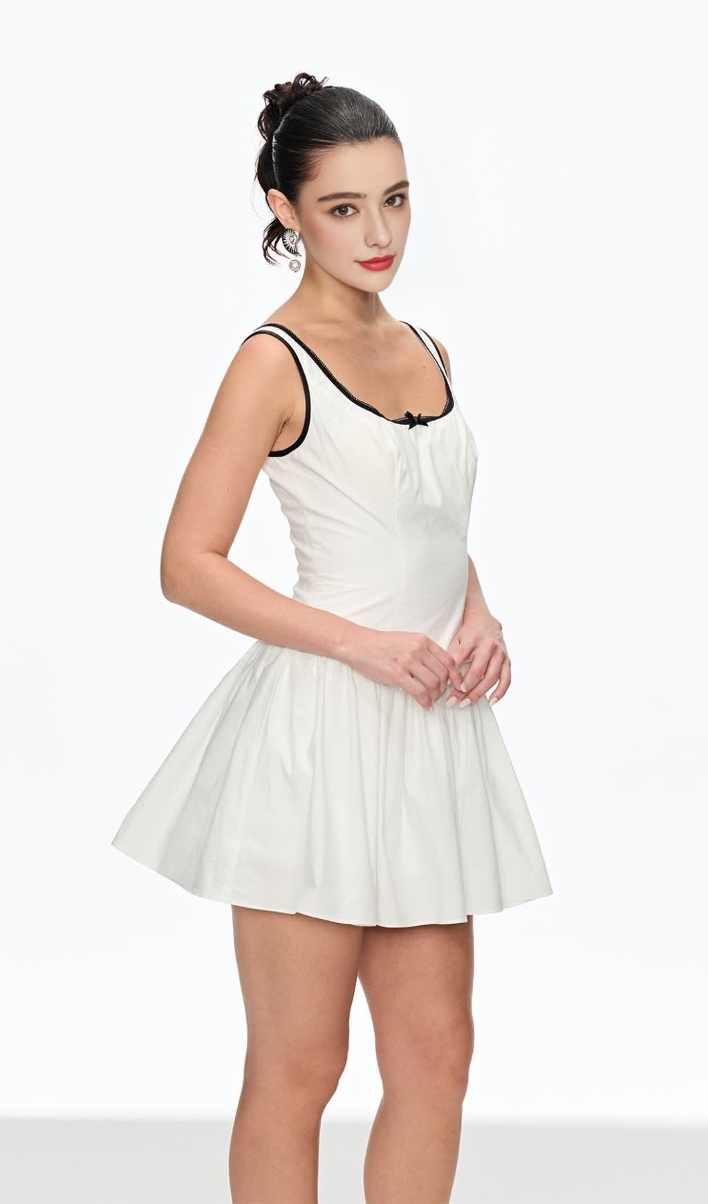 ABITO CORTO IRENE SENZA MANICHE CON VOLANT BIANCO
