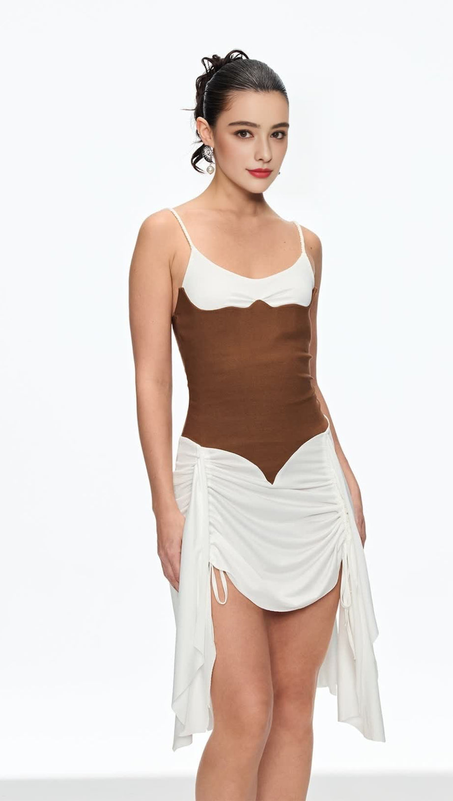 Eunice – Gerüschtes Spaghetti-Minikleid