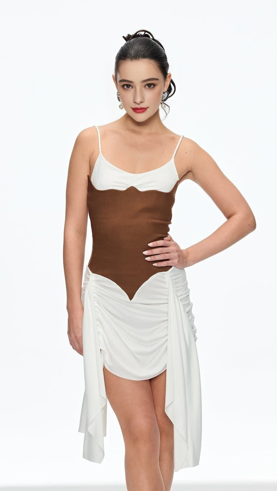 Eunice – Gerüschtes Spaghetti-Minikleid