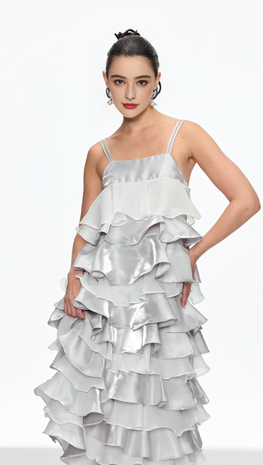 Griselda – Spaghetti-Midikleid mit Rüschen in Silber