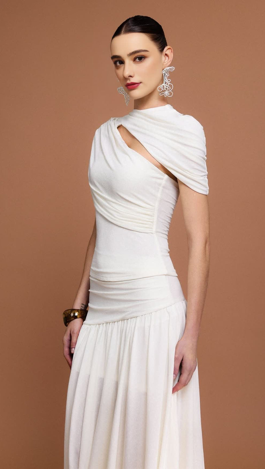 Kristin – Zweiteiliges Set aus Oberteil und Rock mit kurzen Ärmeln und asymmetrischen Falten