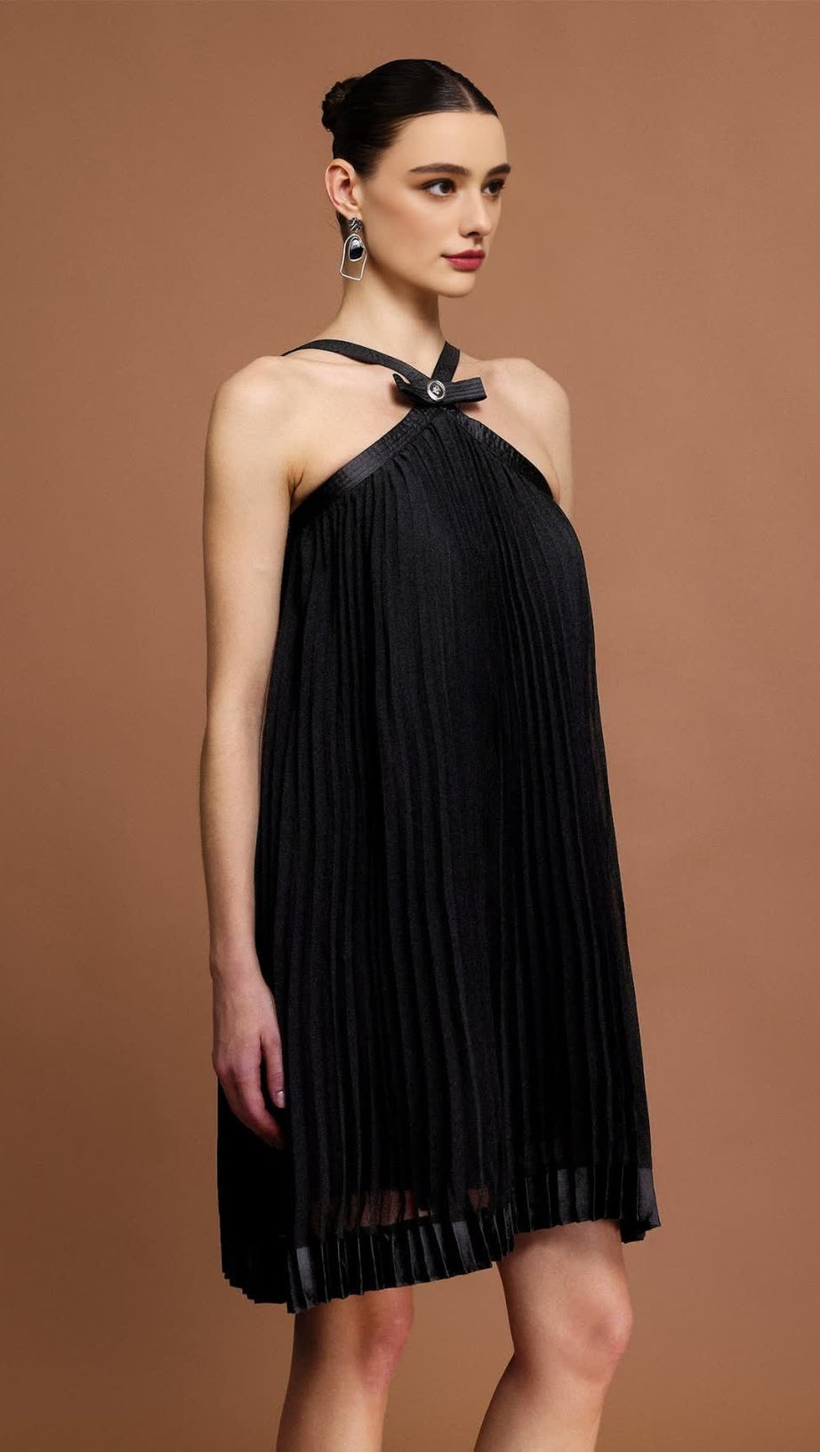 MINI ABITO SENZA MANICHE CON FIOCCO E PIEGHE JESSICA