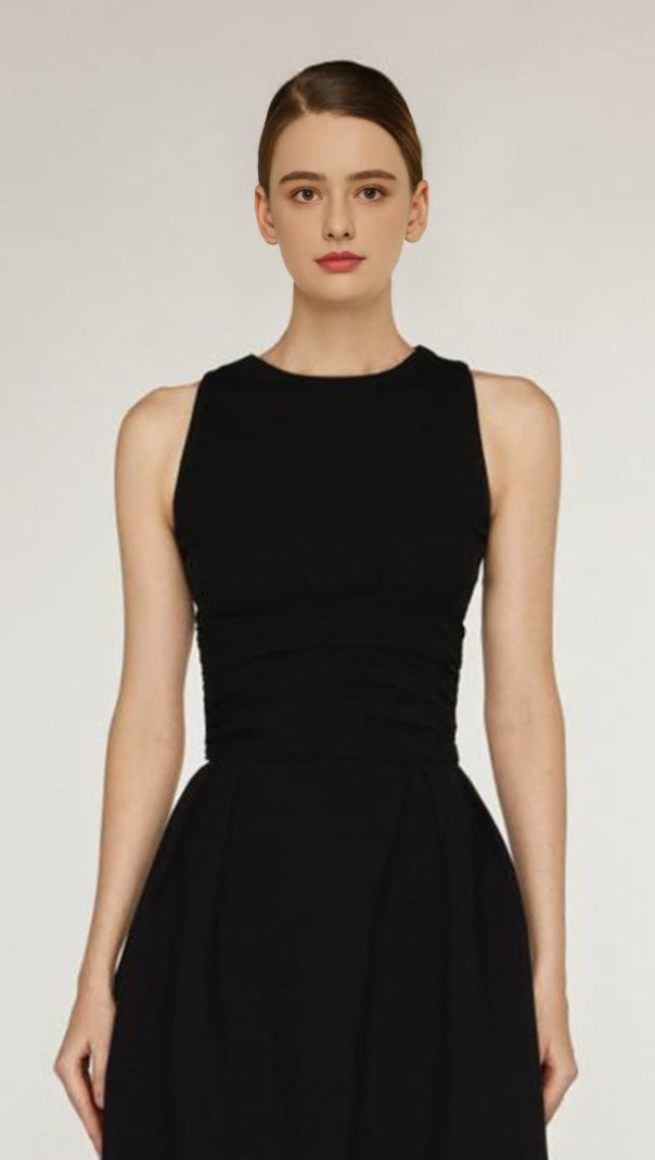 AIIZIE STRETCH SLEEVELESS TANK TOP PLEATED PANTS SET IN BLACK - product image