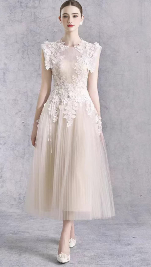 AIIZIE FLORAL APPLIQUÉ BODICE SLEEVELESS MIDI DRESS IN BEIGE - product image