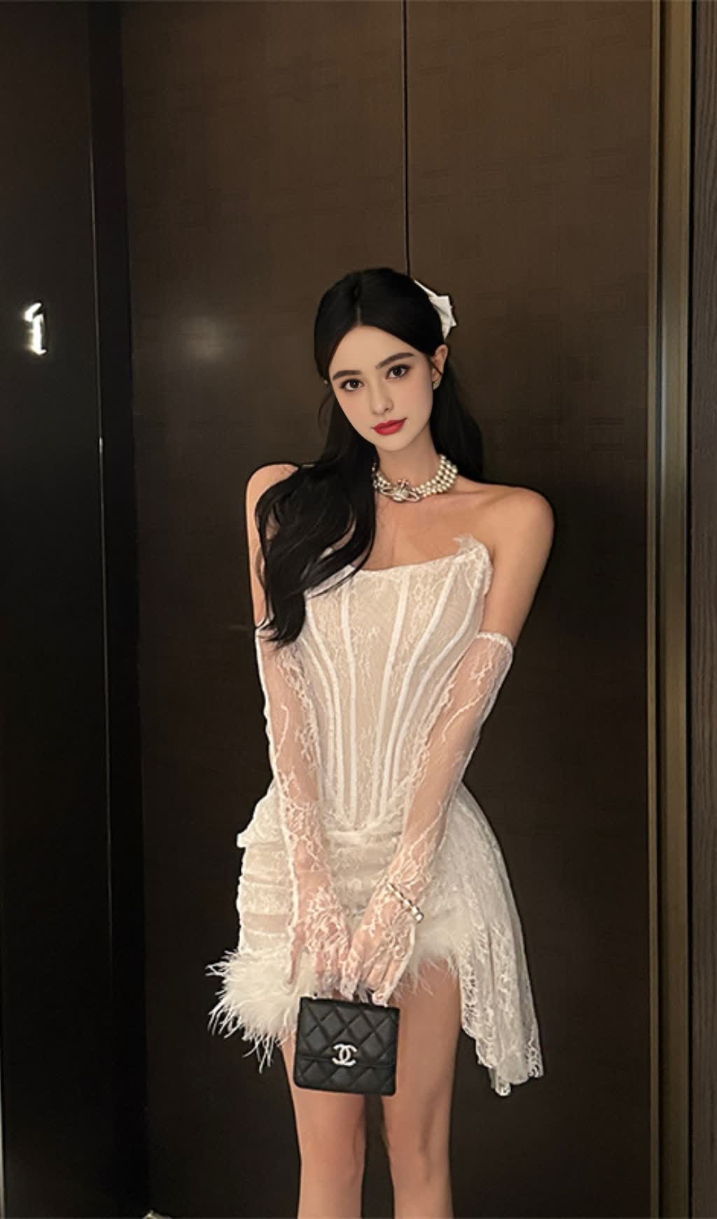 WHITE LACE OFF - SHOULDER FEATHER - TRIM HOCO MINI DRESS
