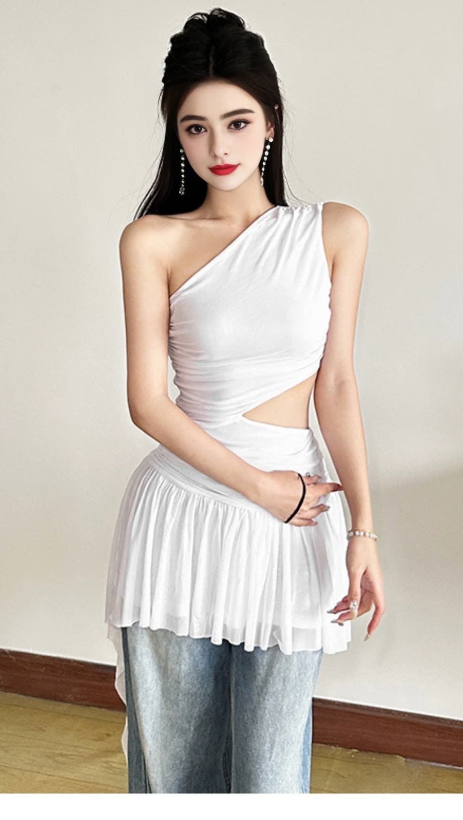 Weißes asymmetrisches Mini-Hoco-Kleid mit One-Shoulder-Ausschnitt 