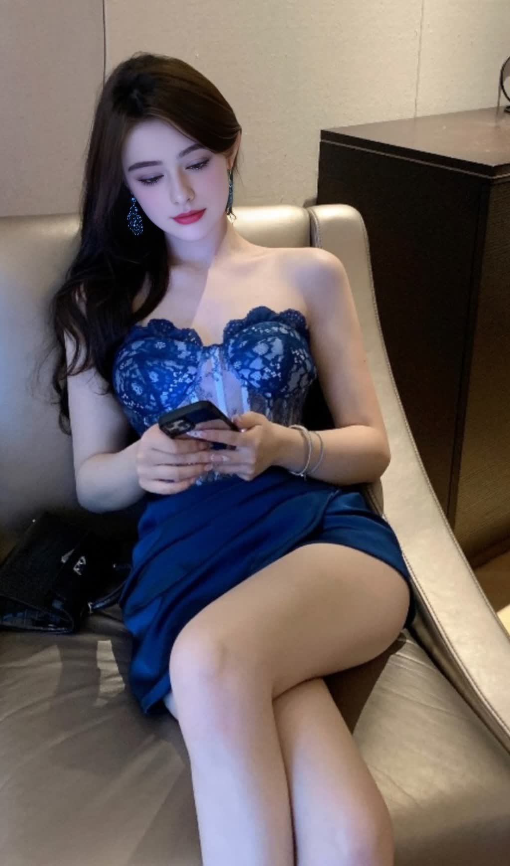 Navy Blue Lace - Top Satin Hoco Dress