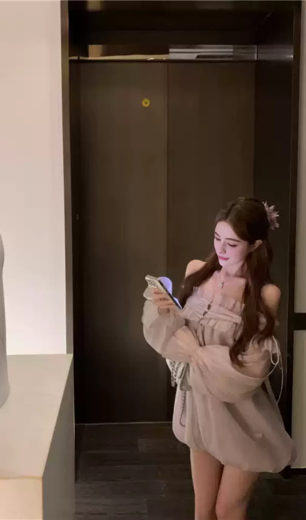 Lila transparentes Chiffon-Off-Shoulder-Herbstkleid