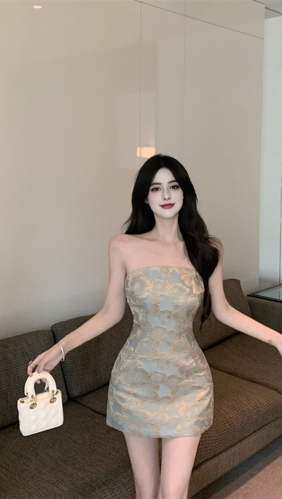 Trägerloses Mini-Hoco-Kleid aus Brokat 