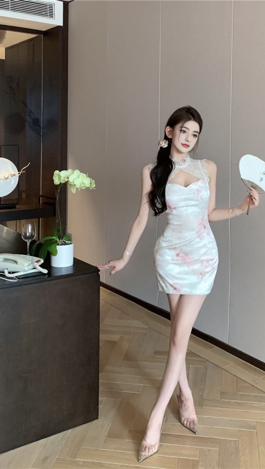 Spitzen-Ausschnitt, geblümtes Cheongsam-Kleid im Hoco-Stil 