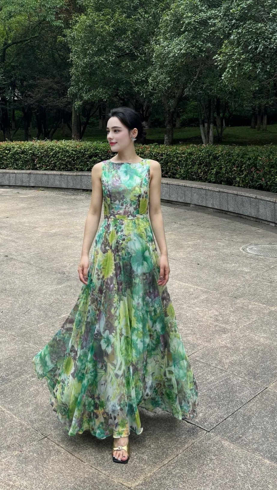 WATERCOLOR FLORAL CHIFFON SLEEVELESS HOCO MAXI DRESS