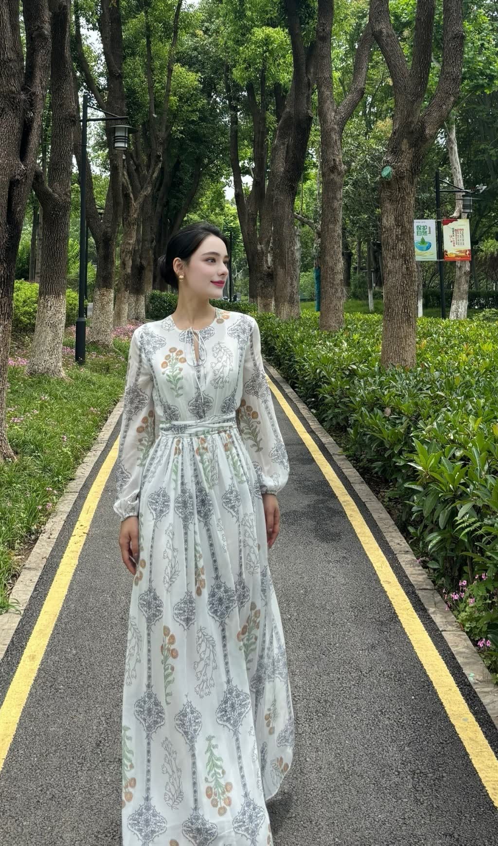 WHITE HIGH - WAIST SLIM FLORAL PRINTED LONG - SLEEVE MAXI FLARED DRESS