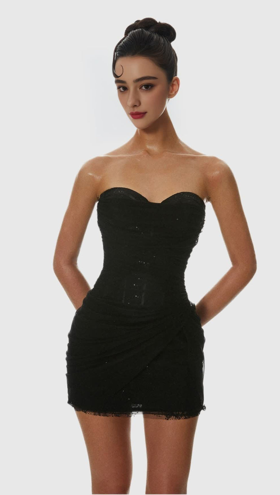 Liserre – Trägerloses, gerüschtes Minikleid mit Pailletten im Korsett-Stil