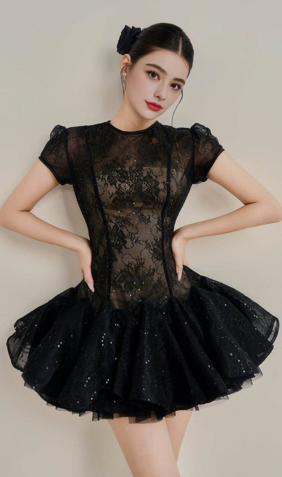 miniabito gonfio in pizzo con paillettes Kelly nero