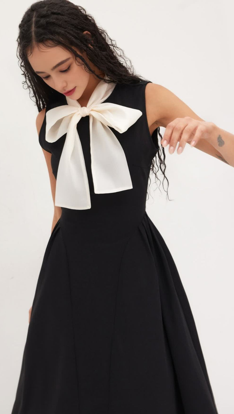 TWO TONE BOW TIE RUFFLE MIDI DRESS