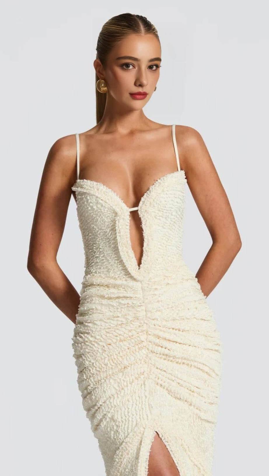 SLIT PLEATED BODYCON MAXI DRESS IN KAHKI